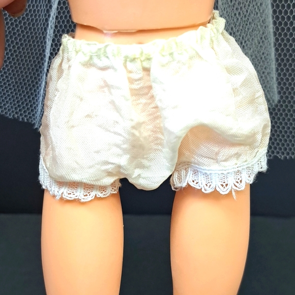 Mid-Century Modern 17" sleepy eyes bride doll - Picture 7 of 12